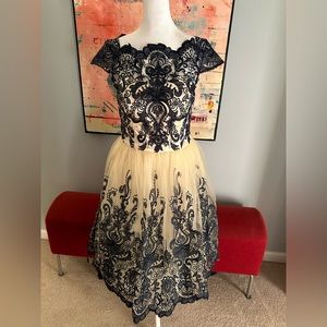 Chi Chi London Exquisite Elegance lace tulle dress NWT size 10 (UK) Modcloth